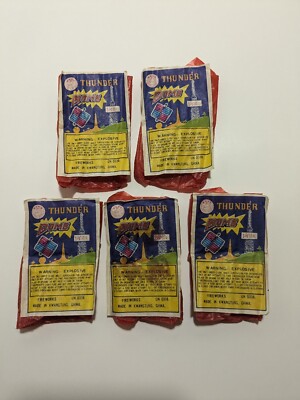 VTG THUNDER BOMB HORSE HEAD LABEL FIRE CRACKER EMPTY PACK Sticker Kwangtung