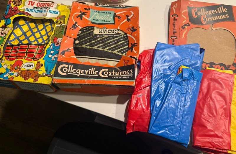 vintage halloween costumes 1972 Spider-Man Superman And More Lot 4