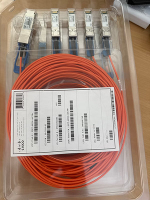 Cisco QSFP-4X10G-AOC7M Active Optical Cable   40G QSFP+ to 4×10G SFP+   7 Meter