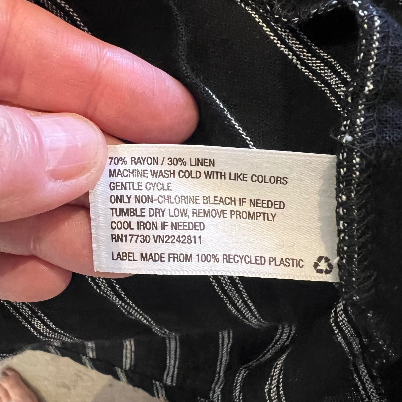 Universal Thread Women's Medium Striped Button Fr… - image 7