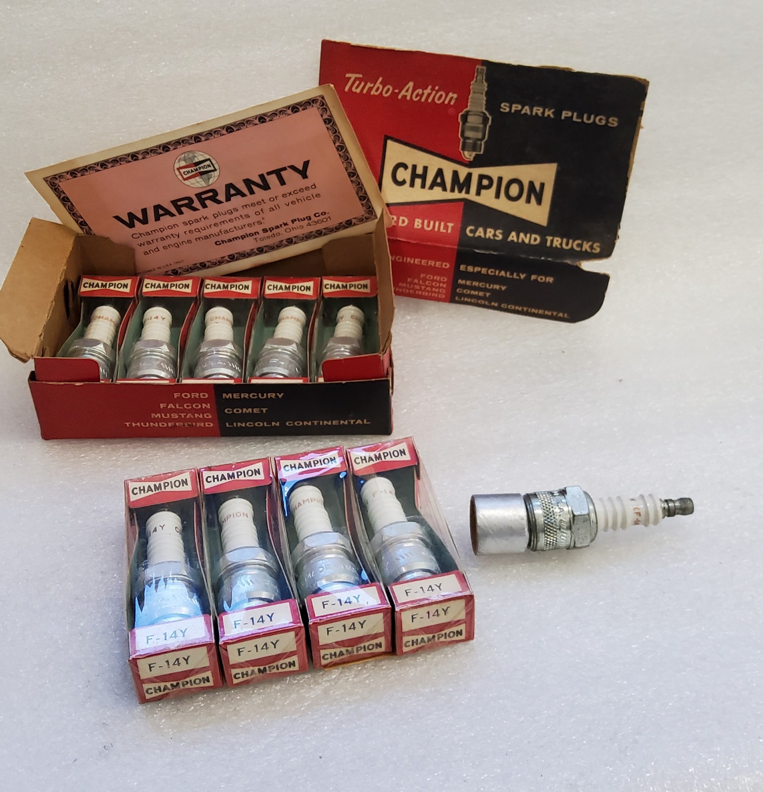 10 NOS Champion UF14Y Spark Plugs Ford Mercury UF-14Y