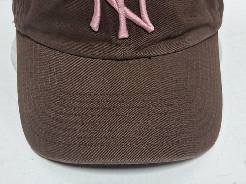 Cappello New York Yankees berretto cinturino schiena marrone rosa logo OSFM twill papà MLB adulto - Foto 3 di 12