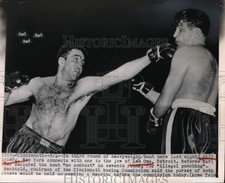 1950 Press Photo Bill Linberg Connects One With Lee Oma Third Round - nes12482