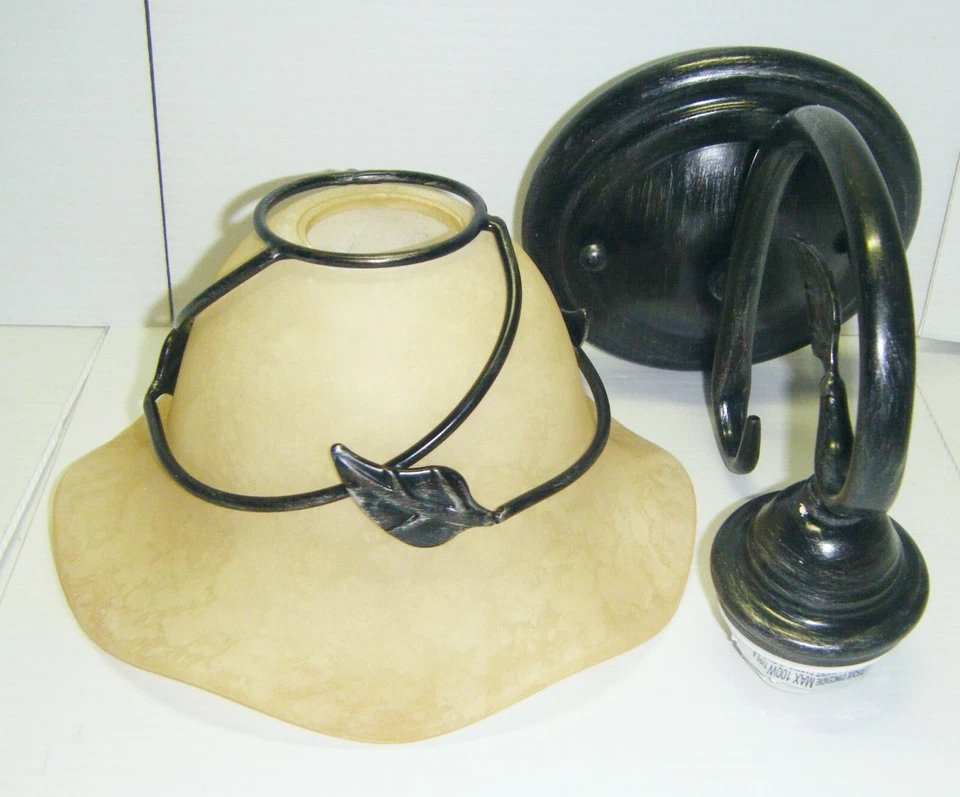 NUEVO Aplique de pared para tocador Vaxcel Vine ámbar en escamas de vidrio Foto 4 de 4