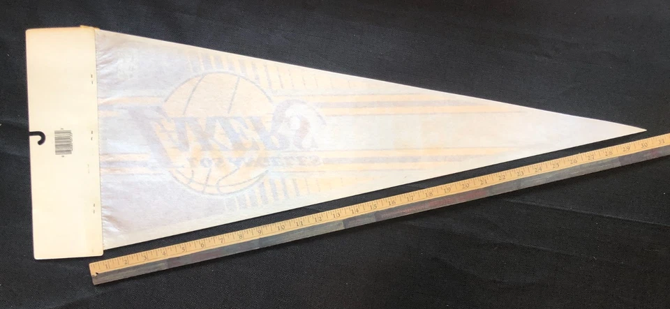 Banderín de recuerdos de tamaño completo vintage de baloncesto de la NBA de Los Angeles Lakers Foto 2 de 3