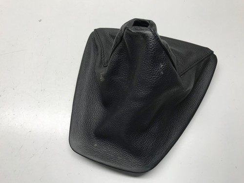 BMW 3 SERIES E92 330d 2007 / 05-11 COUPE MANUAL GEAR LEVER COVER / BLACK LEATHER - Picture 3 of 6