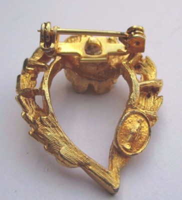 Broche Vintage Or Avec Cristaux Et Perle - Style Ancien, Décor En Relief - Occasion