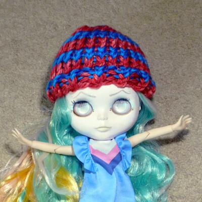 Red and Blue Striped Beanie for Blythe -  Colorful Cute Loom Knit Doll Hat