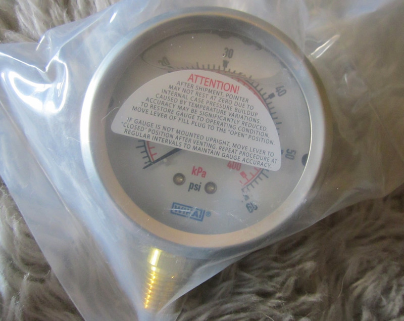 NEW - WIKA 0 - 60 PSI kPa GLYCERINE Filled Pressure Gauge EE CE AB