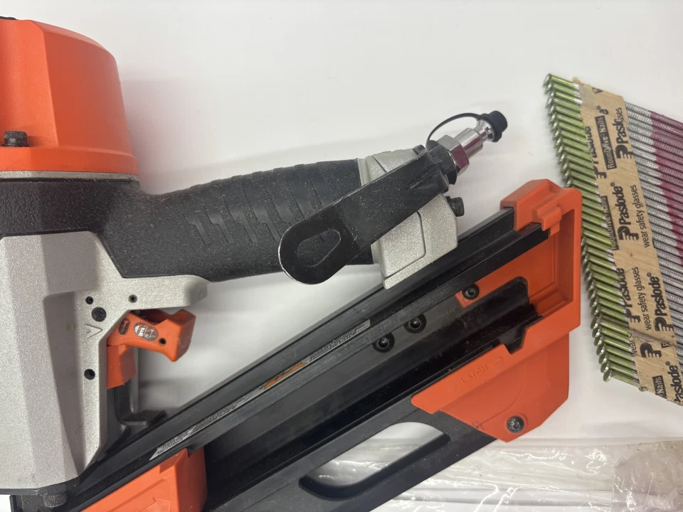 Clavadora de marcos compacta Paslode F325R (513000) Foto 3 de 4