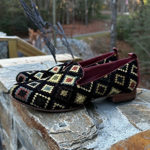 Womens Size 7 Black Geometric Pattern Loafers Bur… - image 5