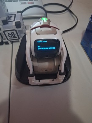 Anki Cozmo Robot Complete w/ 3 Power Cubes, Charger - Tested