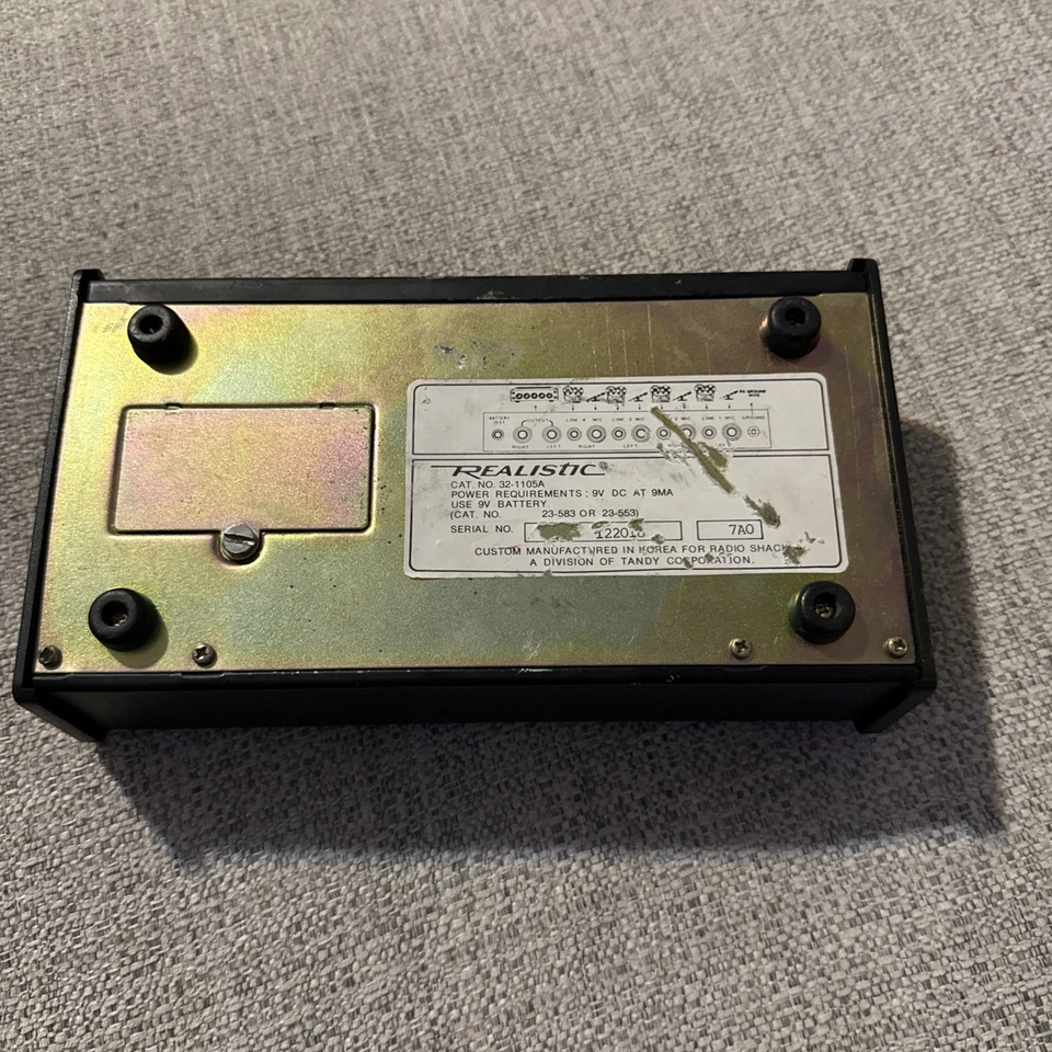 Realistic Radio Shack 4 channel Stereo Microphone Mixer 32-1105A - Image 2 of 2