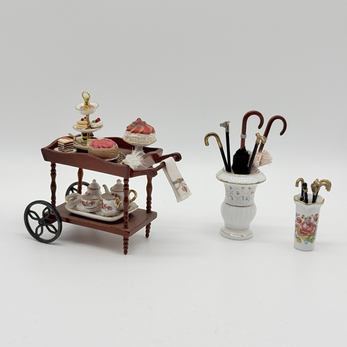 ☆ティート teat 白アナーキー まとめ売り 中古☆ジョーカー ローカル Reuter DollHouse Afternoon Tea Cart Serving Trolley & 2 Umbrella