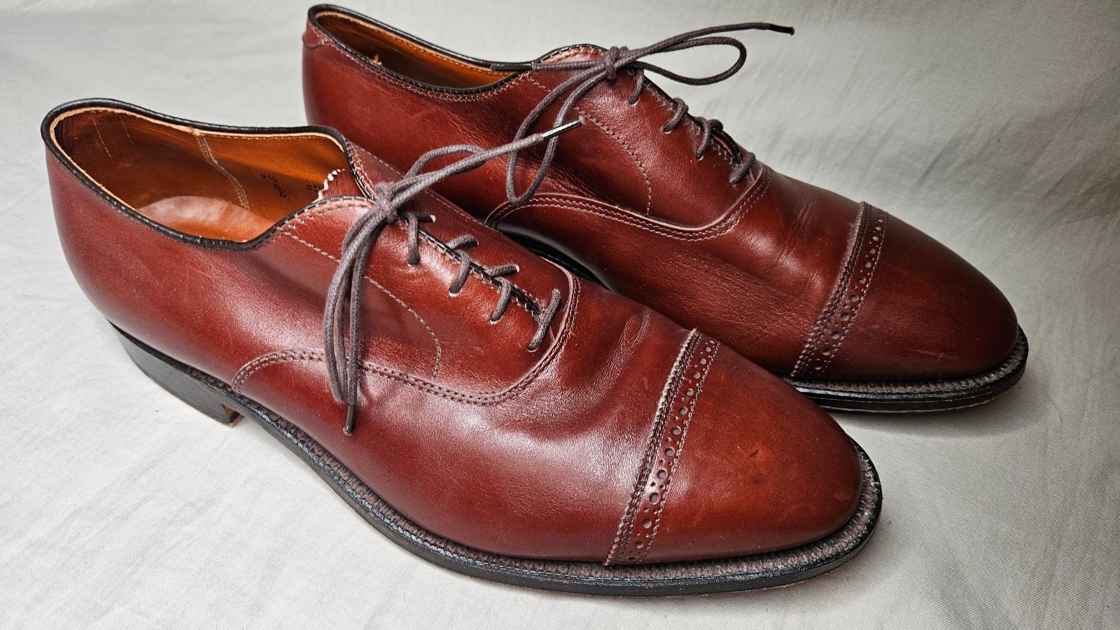 Alden 900 Walnut Calfskin Perforated Straight Tip Bal