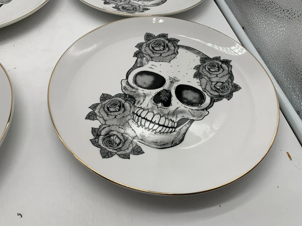 10 Strawberry Street Ceramic 10in Sugar Skull Gold Rim Plate Set 4pc AA02B62003 - Image 4 of 4