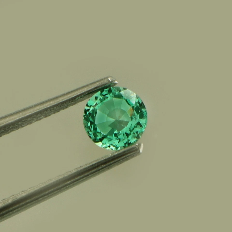 5x5 MM Lab Grown Hydrothermal Colombian Emerald Loose Gemstone Round Cut 0.65 CT - Image 3 of 4