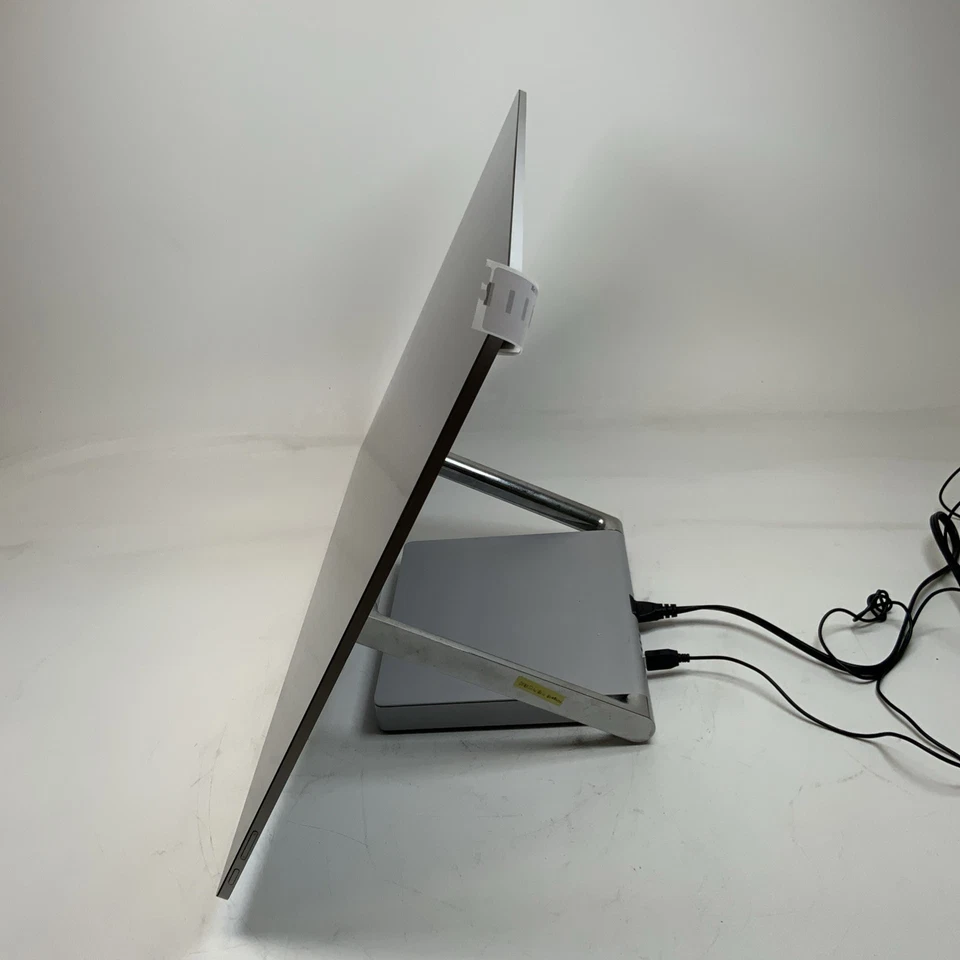 Microsoft Surface Studio 1st Gen i7-6820HQ 32GB 2TB SSD Windows 10 Pro *USED* - Image 3 of 4