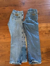 George Strait Wrangler Cowboy cut blue jeans, denim 36 x 32 A102