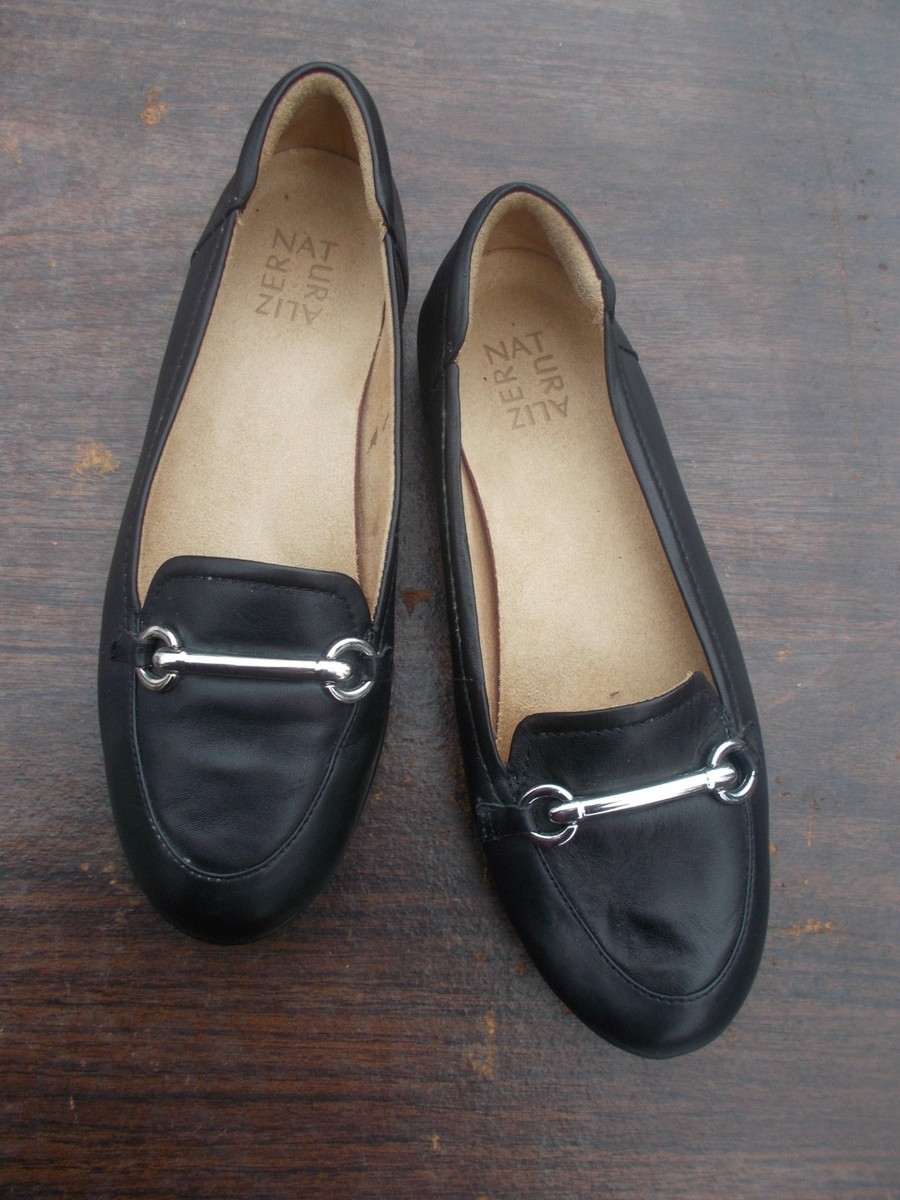 Naturalizer Black Leather Flats/Silver Bar 8.5M