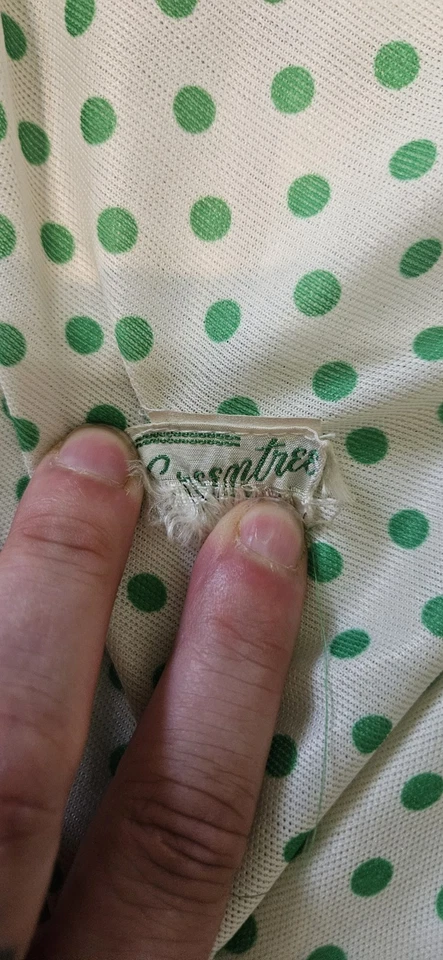 Vestido camisero vintage de los años 70 verde a lunares con cinturón cuello en punta talla grande Foto 3 de 4