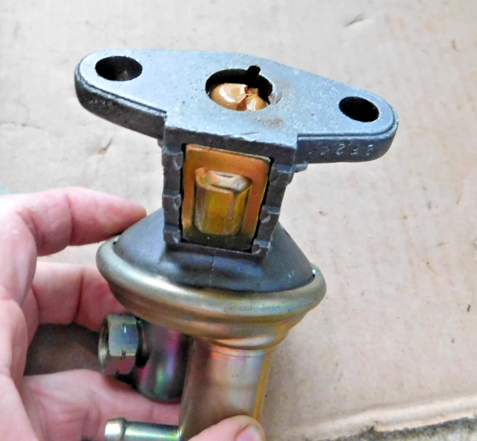 NEW CARTER FUEL PUMP FOR 1981-86 FORD ESCORT EXP MERCURY LYNX WITH 1.6 L ENGINES - Image 2 of 3