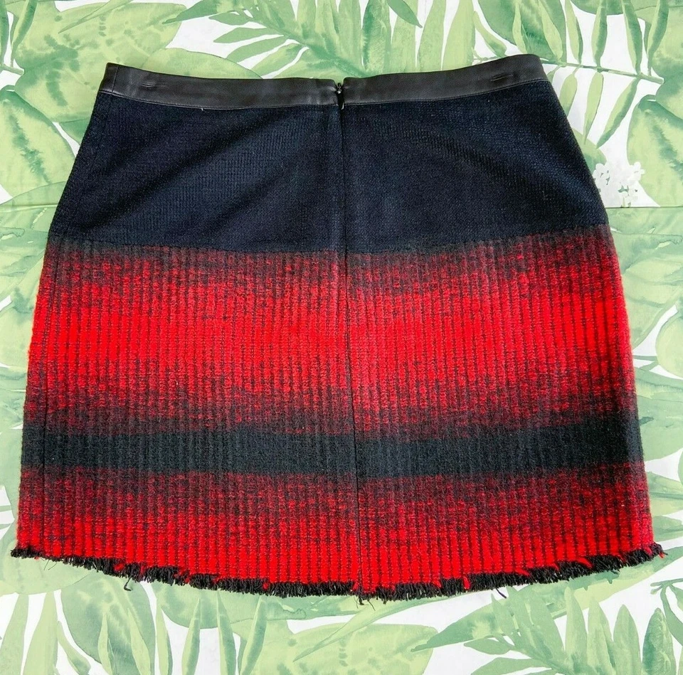 NUEVO CON ETIQUETAS NUEVO Sanctuary Mini Falda Imitación Envoltura Estilo Imitación Cuero Cintura Negro Rojo Foto 2 de 3