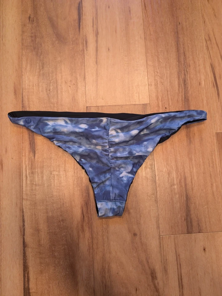 Lululemon Swim Bottom 1214 Sun Soaker Cheeky LR Black Speckle Spray Dye Blue - Image 4 of 4