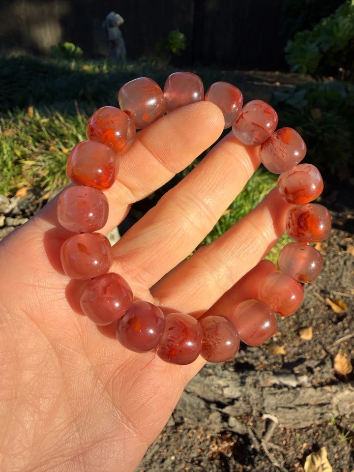 Pulsera con cuentas de ágata Nanhong flor roja de 13 mm, base púrpura | 紫底飘花南红手串 Foto 2 de 4