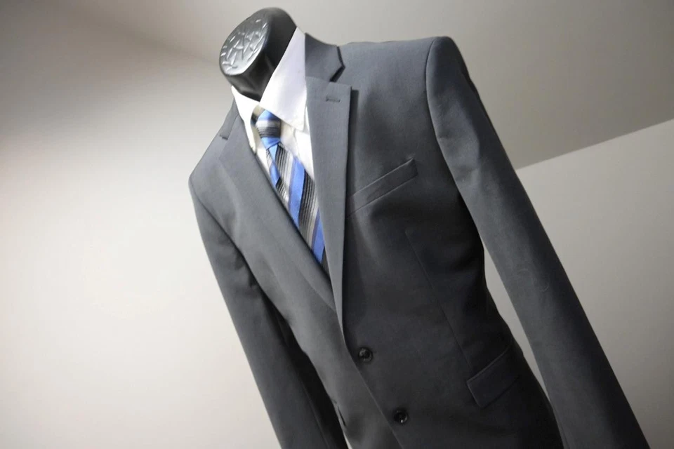 Express Slim Gris Oscuro Lana Poli Elástico Traje Blazer Chaqueta Deportiva Para Hombres 42 R Nuevo con Etiquetas Foto 2 de 4