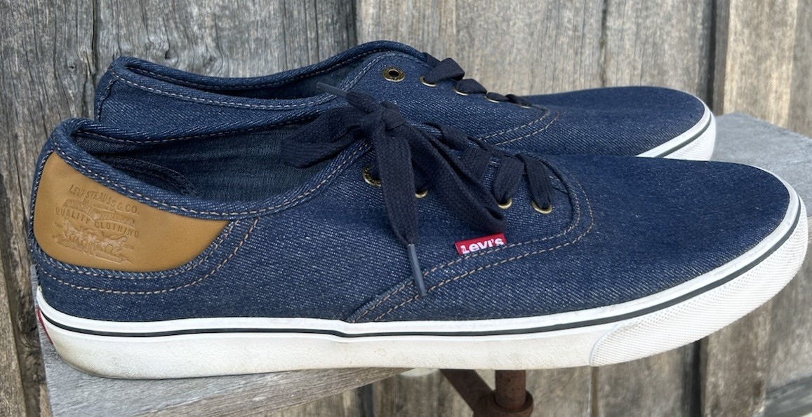 Levi's Comfort Red Tab Men's Dark Wash Denim Low Top Casual Shoes