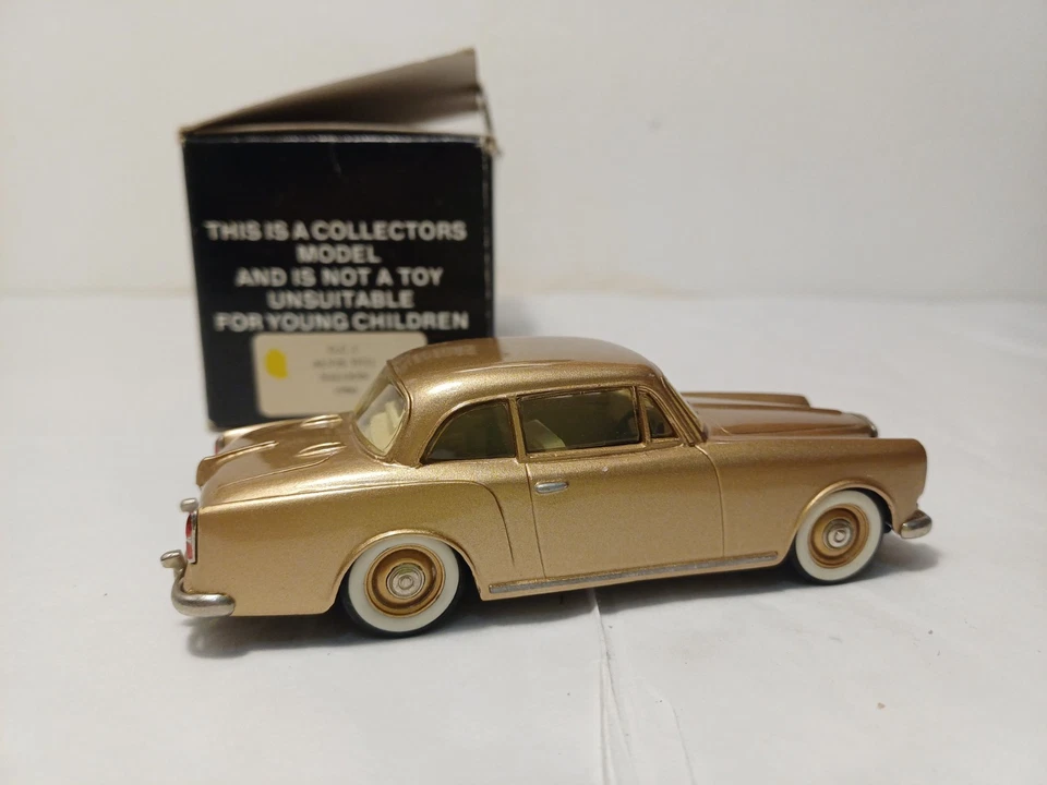 GEMS & COBWEBS MILESTONE MIN 1/43 GC3 - ALVIS TF21 SALOON 1966 - GOLD - Image 4 of 4