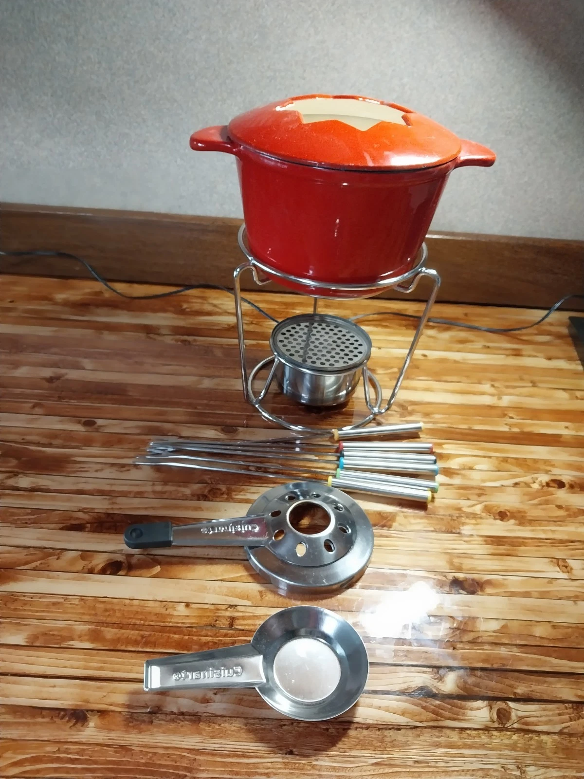 Cuisinart FP-115RS Red Fondue Set Ceramic Pot Burner Forks Cheese Meat
Opens in a new window or tab