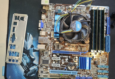 Asus P7H55-M Mainboard mit CPU Intel Core i5 650 - 8GB DDR3 - Intel HD Grafik