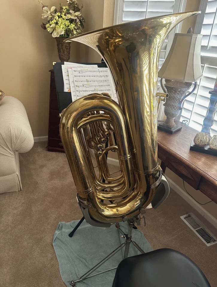 Tuba BBb Bohm Meinl, excelente estado, campana de 20", diámetro .750 Foto 2 de 4