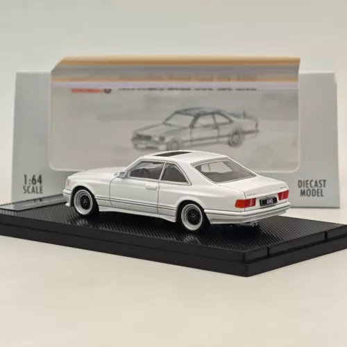 Toys Car Collezione 1/64 Mercedes-Benz 560 SEC AMG Bianco Diecast - Foto 1 di 5