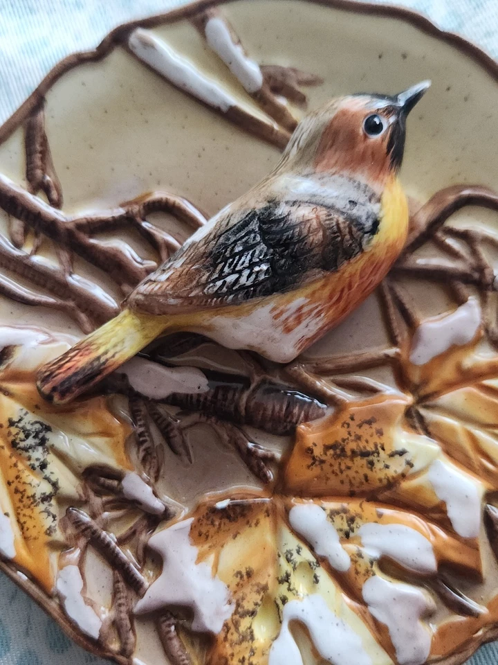 Vintage GANZ 3D Bird Plate- European ROBIN Wall Mountable Fall/Winter Scene - Image 3 of 4