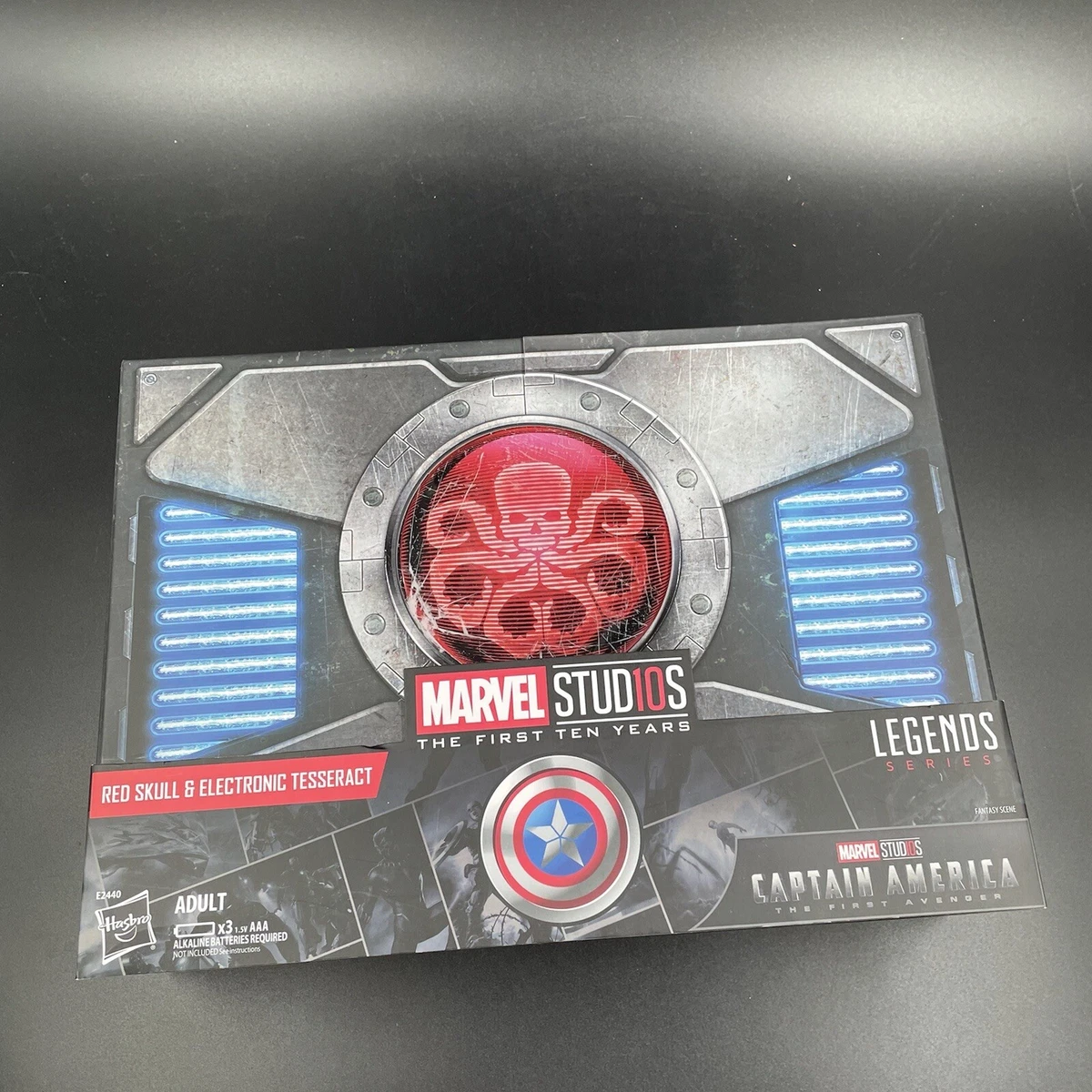 Marvel legends best sale red skull tesseract