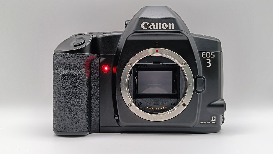 美品Canon EOS 3 + EF 50mm f/1.8 II Excellent Condition Canon EOS 3 + EF 50mm f/1.8 II