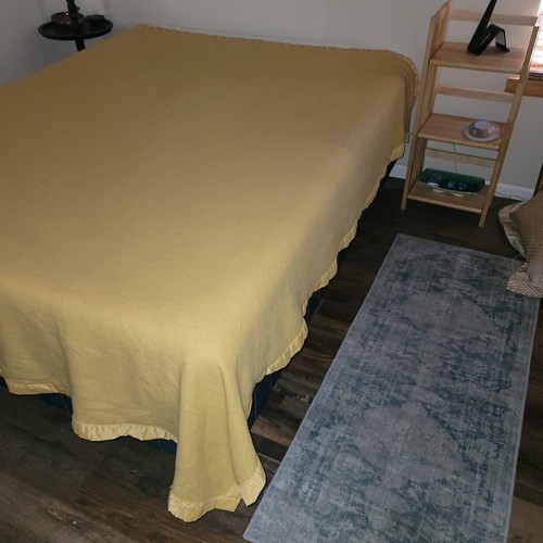 Vtg Full/Queen Thermal Satin Trim Blanket 92"x85" Gold Waffle Weave Embroidered - Picture 9 of 11