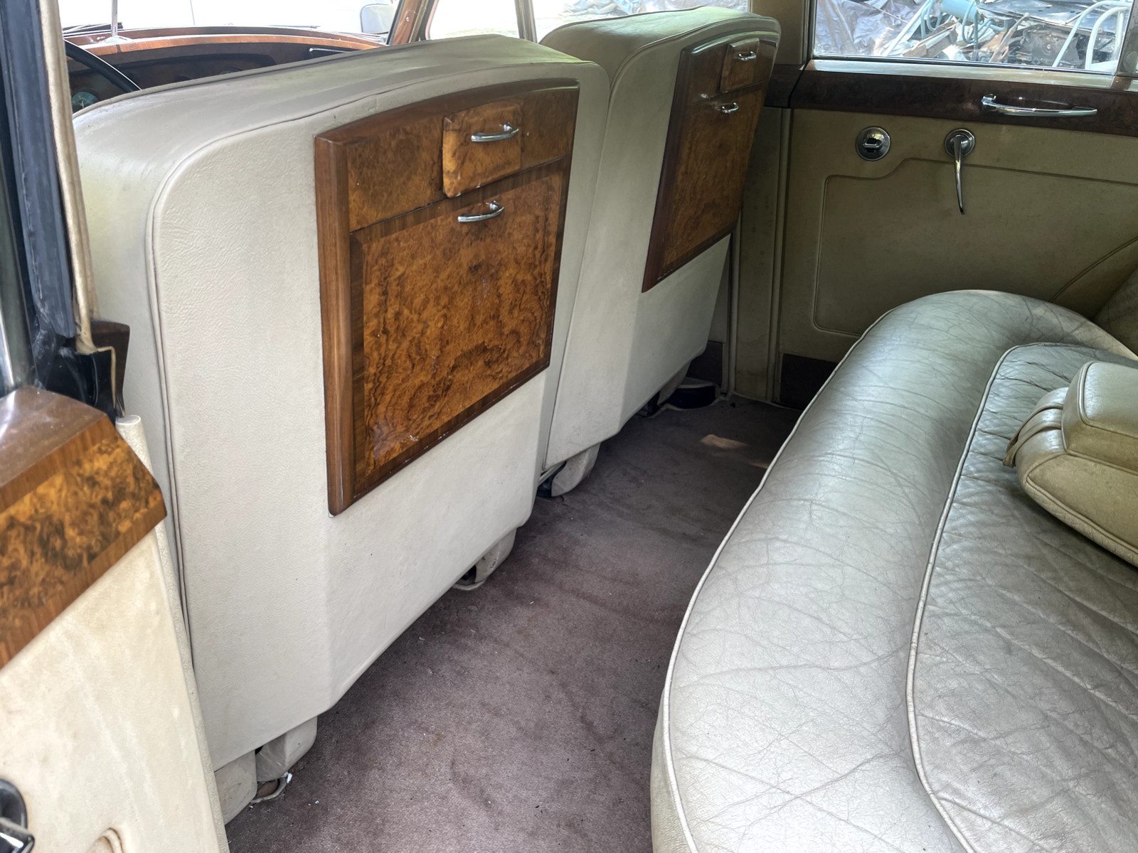 ROLLS ROYCE DAWN WRAITH PHANTOM BENTLEY LIGHTER. LARGEST 46-65 STOCKS ON EARTH !