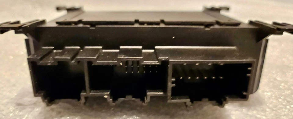 Módulo de control de puerta derecha Dodge Challenger/Cargador/300 2011-2014 OEM 68155770AD Foto 2 de 2