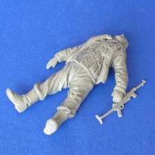 1/35 WWII Fallen Soldier Resin Figure Unpainted Model Kit Diorama Accessory
