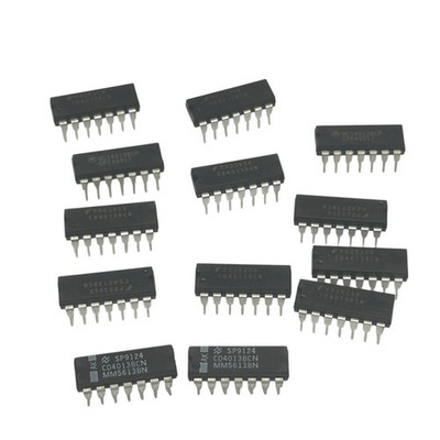 CD4013 Dual D-Type Flip-Flop Logic IC DIP-14 Chips CD4013BCN MC14013BCP Lot