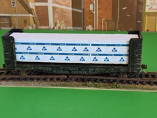 HO Used ATHEARN ILLINOIS CENTRAL 40' FLAT CAR  WRAPED LOAD 63210 knuckle coupler