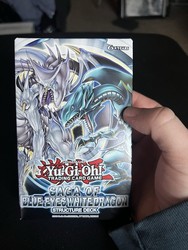Saga of Blue-Eyes White Dragon Structure Deck