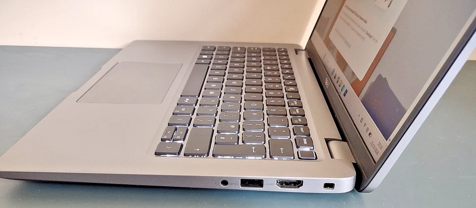 Dell Latitude 5440 · i7-1265U · 8GB · 1TB, photo 3 of 5