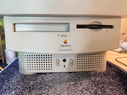 Apple Performa LC 575, Recapped with 40 MB of Ram and an IDE to SSD - Zdjęcie 2 z 16