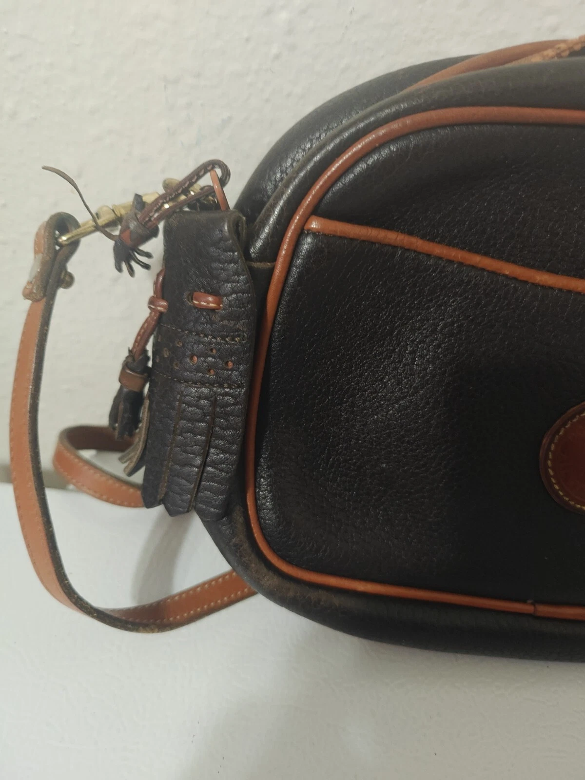 DOONEY & BOURKE Borsa a tracolla vintage Dooney and Bourke in pelle marrone