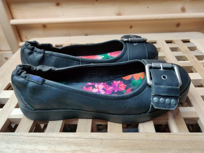ladies black patent flat shoes